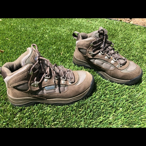 columbia hilltop ridge hiking boots